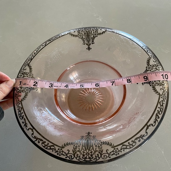 Vintage pink glass bowl - Picture 2 of 4